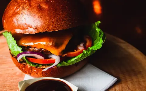 Jakie dodatki do burgera sprawią, że poczujesz ich wyjątkowy smak?