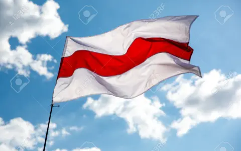 Flaga Białorusi: Czerwono-zielona czy biało-czerwono-biała?