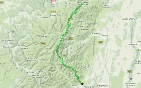 Mappa della route de crêtes, un percorso tortuoso tra montagne e villaggi come Colmar e Épinal.