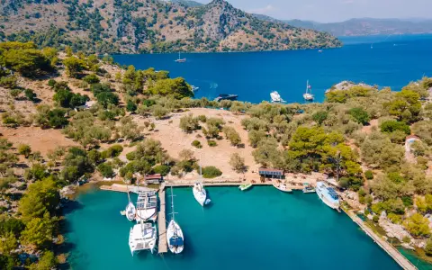 Ile trwa lot z Gdańska do Turcji? Czas do Antalyi, Bodrum, Stambułu