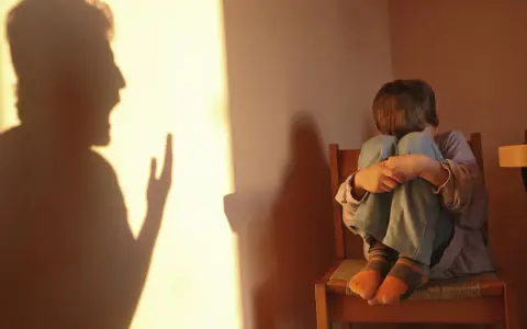Niewidzialne rany: Jak rozpoznać znęcanie psychiczne u dziecka?