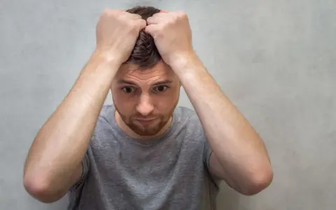 Dlaczego nerwica atakuje rano i jak z nią walczyć każdego dnia