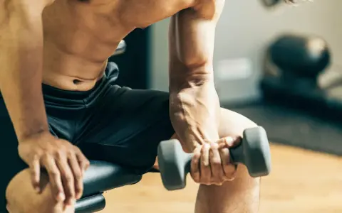 Czy trening w domu działa? Osiągnij efekty jak z siłowni!
