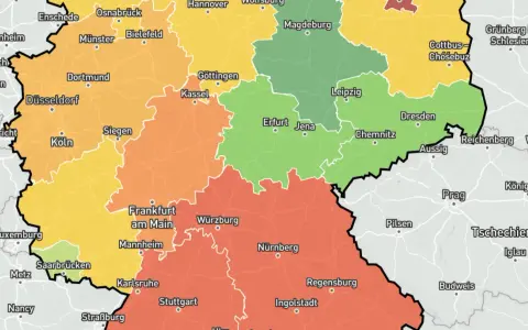 Deutschlandkarte mit farbigen Regionen, die den mietpreis pro qm anzeigen. Orange, gelb und grün markieren unterschiedliche Preisniveaus.