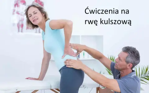 Fizjoterapeuta pomaga kobiecie z bólem w dolnej części pleców. Ćwiczenia na rwę kulszową mogą przynieść ulgę.