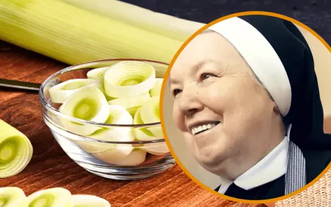 Idealna surówka z marchewki i jabłka? Poznaj sekret!