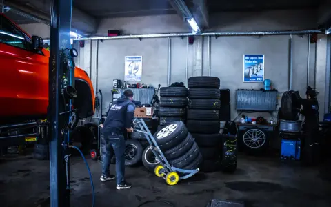 Reifen Center Aachen: Top Service für Reifenwechsel und Montage