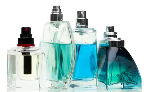 Tester perfum a oryginał: czy warto kupić? Ekspert radzi!