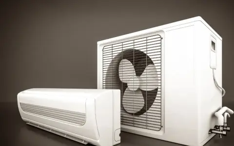 Unidad interior y exterior de una bomba de calor aire aire. Eficiencia energética para tu hogar.
