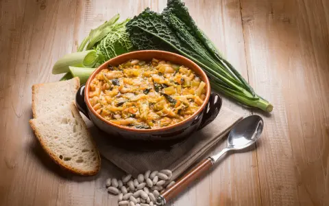 Minestra di Pane: Ricetta Autentica e Segreti della Ribollita