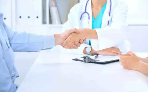 Ile kosztuje godzina rehabilitacji? Sprawdź ceny i oszczędź na terapii