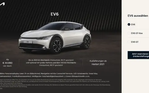 Biały Kia EV6, cena od 44.990 €, zasięg do 400 km, z opcją większej baterii.