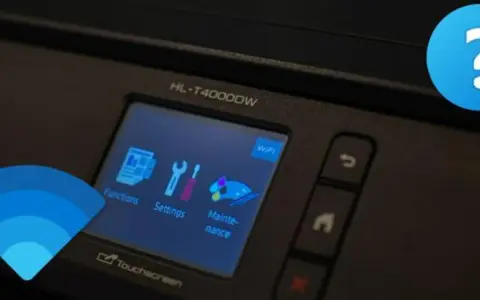 Drucker mit WLAN verbinden: Das Display zeigt Optionen wie Funktionen, Einstellungen und Wartung. Ein Fragezeichen deutet auf eine Herausforderung hin.