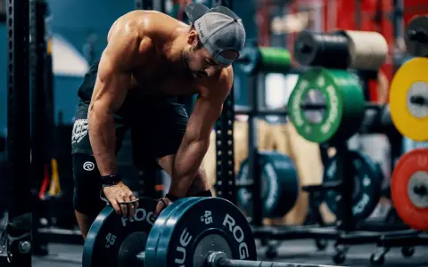 CrossFit czy siłownia? Wybierz idealny trening dla siebie!