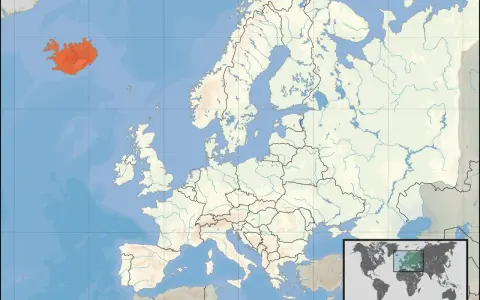 Mapa Europy z zaznaczoną na czerwono Islandią.