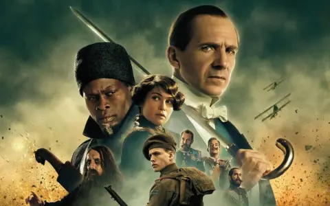 Il poster di "The King's Man - Le Origini" mostra un gruppo di personaggi determinati, tra cui Ralph Fiennes con una spada, pronti a combattere.