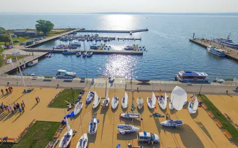 Krynica Morska: Co zwiedzać? Odkryj atrakcje i zaplanuj urlop!