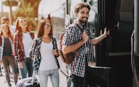 Autokar lux co to znaczy? Poznaj jego wyjątkowe cechy i zalety
