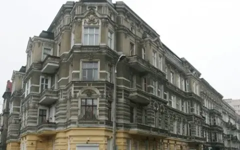 Gdzie mieszka prezydent Szczecina Piotr Krzystek? Poznaj fakty