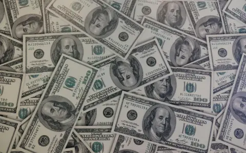 Czy dolar pójdzie do góry? Przewidywania i analizy dla inwestorów