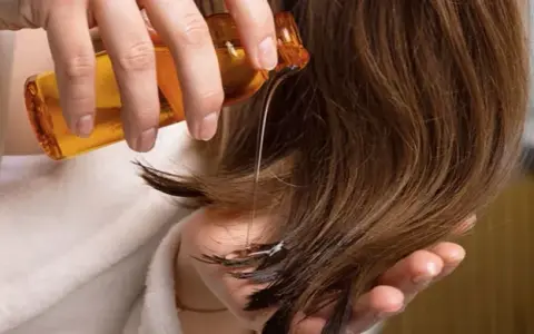 Öl für die Haare: Die besten Öle für gesundes und glänzendes Haar