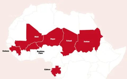 Karta över Afrika med röda områden som markerar länder som Mali, Niger, Tchad, Sudan, Guinea, Burkina Faso och Gabon. Dessa länder kan vara bland de varmaste i världen.
