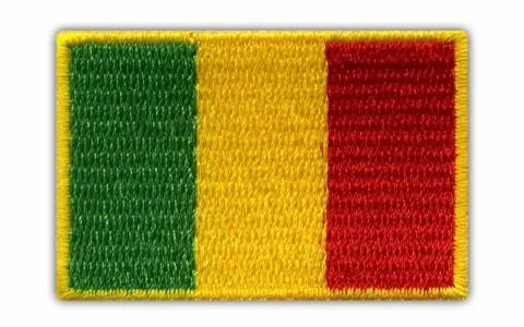 Naszywka z flagą Mali, pionowe pasy zielony, żółty, czerwony, otoczone żółtą ramką.