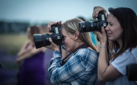 Profesjonalny fotograf: Kiedy to inwestycja w trwałe wspomnienia?