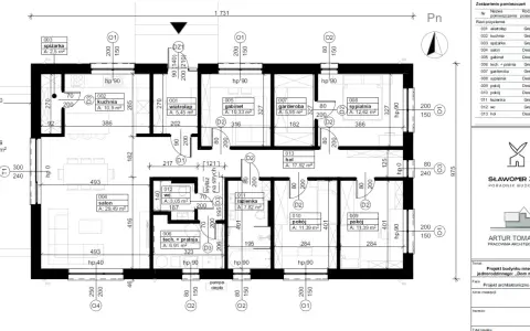 Projekt budowlany zawiera rzut parteru z podziałem na pomieszczenia: salon, kuchnia, sypialnie, łazienka, garderoba, spiżarka, gabinet, hol, techniczne.