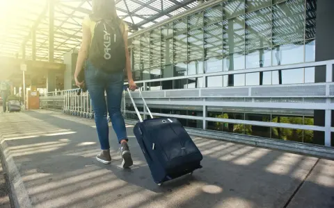 Regole Bagagli Ryanair: Guida Completa per Viaggiare Senza Stress