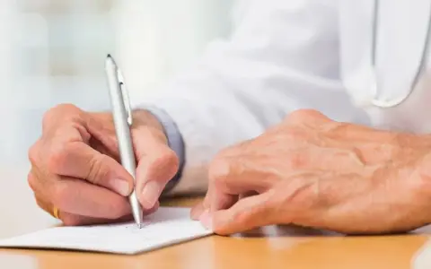 Fizjoterapeuta a recepty: Co naprawdę może przepisać w Polsce?