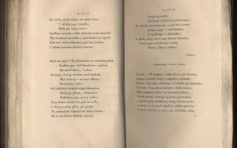 Na stronach widnieje poezja. Wiersz po lewej opisuje tajemniczego mężczyznę, a po prawej sławi Kościół i jego czterdzieści i cztery cnoty.