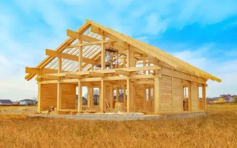 Ile drewna C24 potrzeba na dom szkieletowy 70m2? Uniknij błędów w obliczeniach