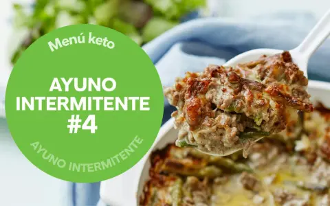 Delicioso plato de carne picada y verduras gratinado, parte de un menú keto para ayuno intermitente #4.