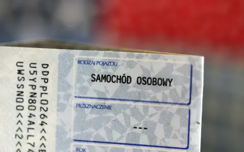 Dowód rejestracyjny samochodu osobowego. Pytanie: czy płaci się jeśli auto nie przejdzie przeglądu?