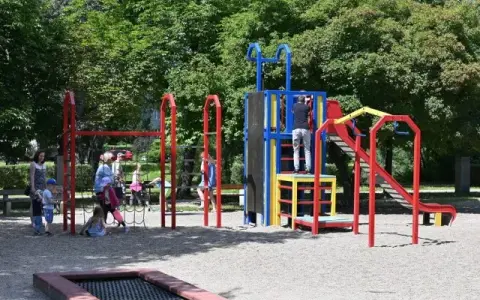 Gdzie jest najbliższy plac zabaw? Znajdź idealne miejsce dla dzieci
