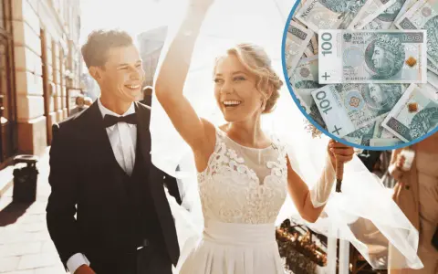 Szczęśliwa para młoda idzie ulicą, a w tle widać polskie banknoty 100 zł. Czy to prezent od chrzestnej na wesele?