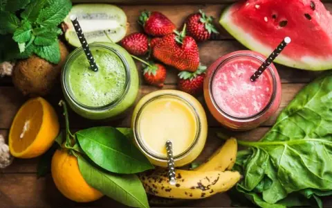 Przepisy na zdrowe koktajle, które odmienią Twoją dietę na lepsze