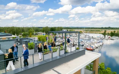 Szczecin: Co zobaczyć? Odkryj Floating Garden i jego sekrety!