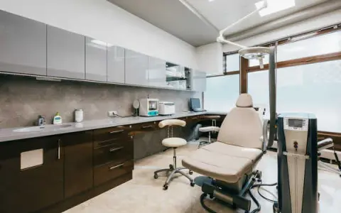 Gdzie najlepiej powiększyć usta w Krakowie? Sprawdzone kliniki i opinie