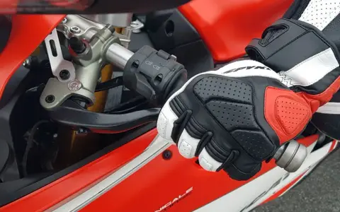 Ile wytrzymuje sprzęgło w motocyklu? Sprawdź, jak je przedłużyć