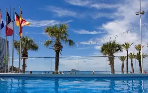 Hotel Brisa Benidorm: comodidad y precios accesibles para tu estancia