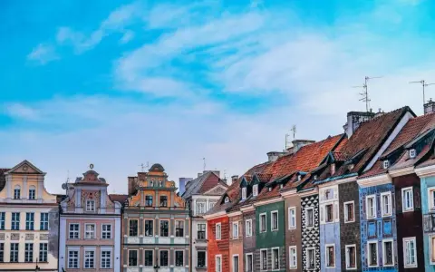 Legalnie chroń dom przed komornikiem: Skuteczne metody i ryzyka