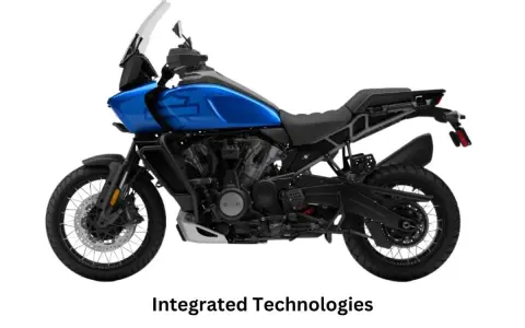 Harley-Davidson Pan America blu, pronta a raggiungere la sua velocità massima grazie alle sue tecnologie integrate.
