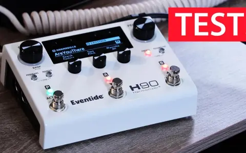Biały efekt gitarowy Eventide H90 w teście. Na ekranie nazwa presetu "AreYouThere".