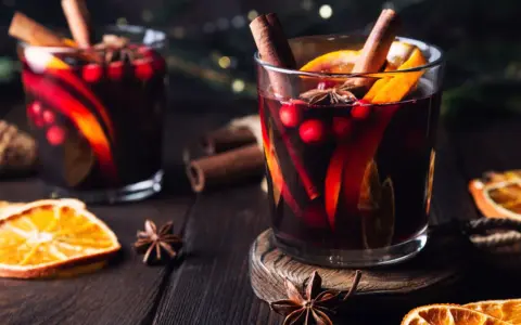 Czy grzaniec ma alkohol? Sprawdź moc i alternatywy 0%
