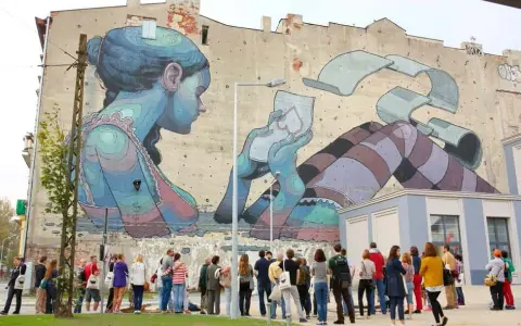 Atrakcje w Łodzi: Odkryj pofabryczne imperia, murale i filmowe sekrety