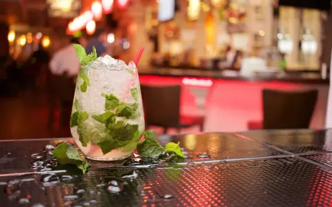 Najlepsze drink bary Lublin: Twój przewodnik po idealnym wieczorze