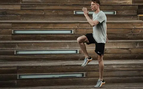 Trening HIIT co to? Odkryj skuteczność i korzyści tej metody