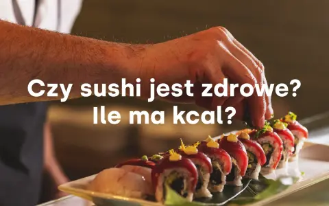 Dłoń dekoruje sushi, które ma wiele zdrowotnych właściwości. Czy sushi jest zdrowe i ile ma kcal?